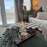 ホリデーパーク Luxury Caravan, On The