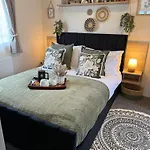 Luxury Caravan, On The