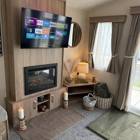 פארק נופש Luxury Caravan, On The *