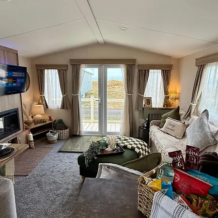 Luxury Caravan, On The * רדקאר