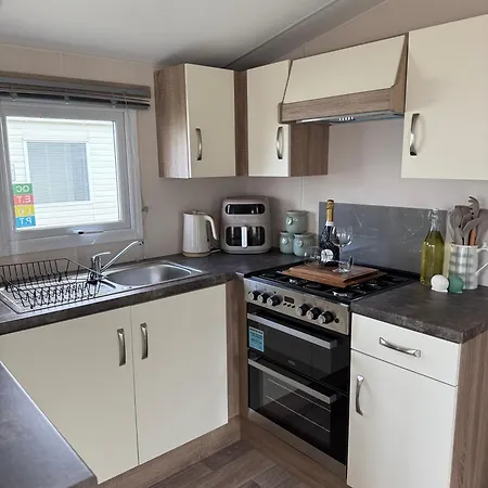 פארק נופש Luxury Caravan, On The *