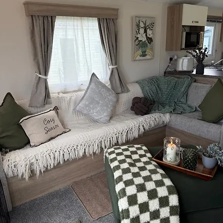 Luxury Caravan, On The