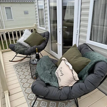 Luxury Caravan, On The * רדקאר